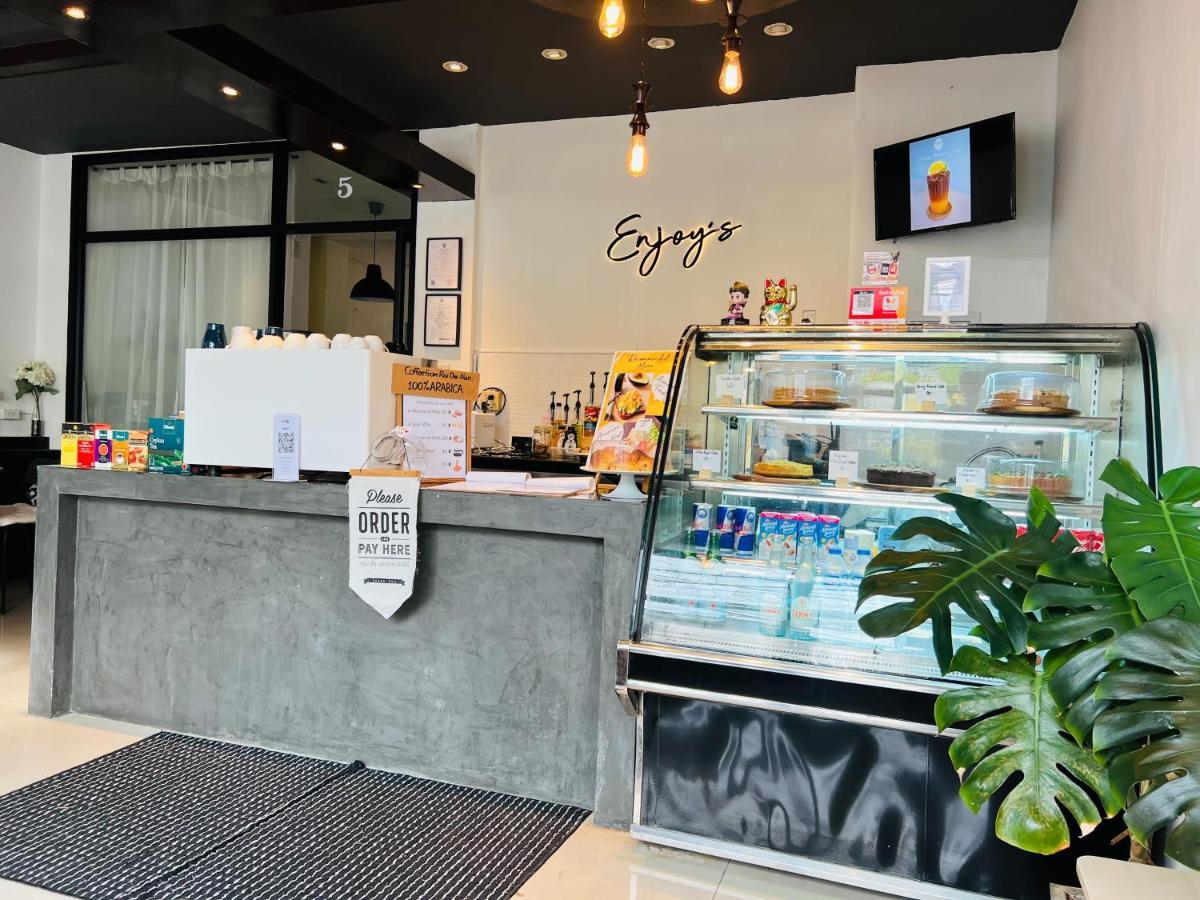 Enjoy'S Beach House & Cafe' Ban Karon Εξωτερικό φωτογραφία