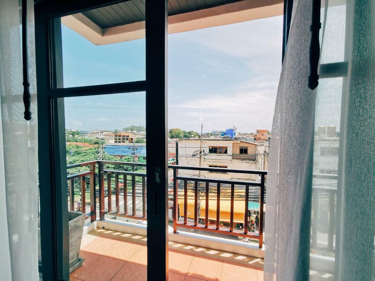 Enjoy'S Beach House & Cafe' Ban Karon Εξωτερικό φωτογραφία