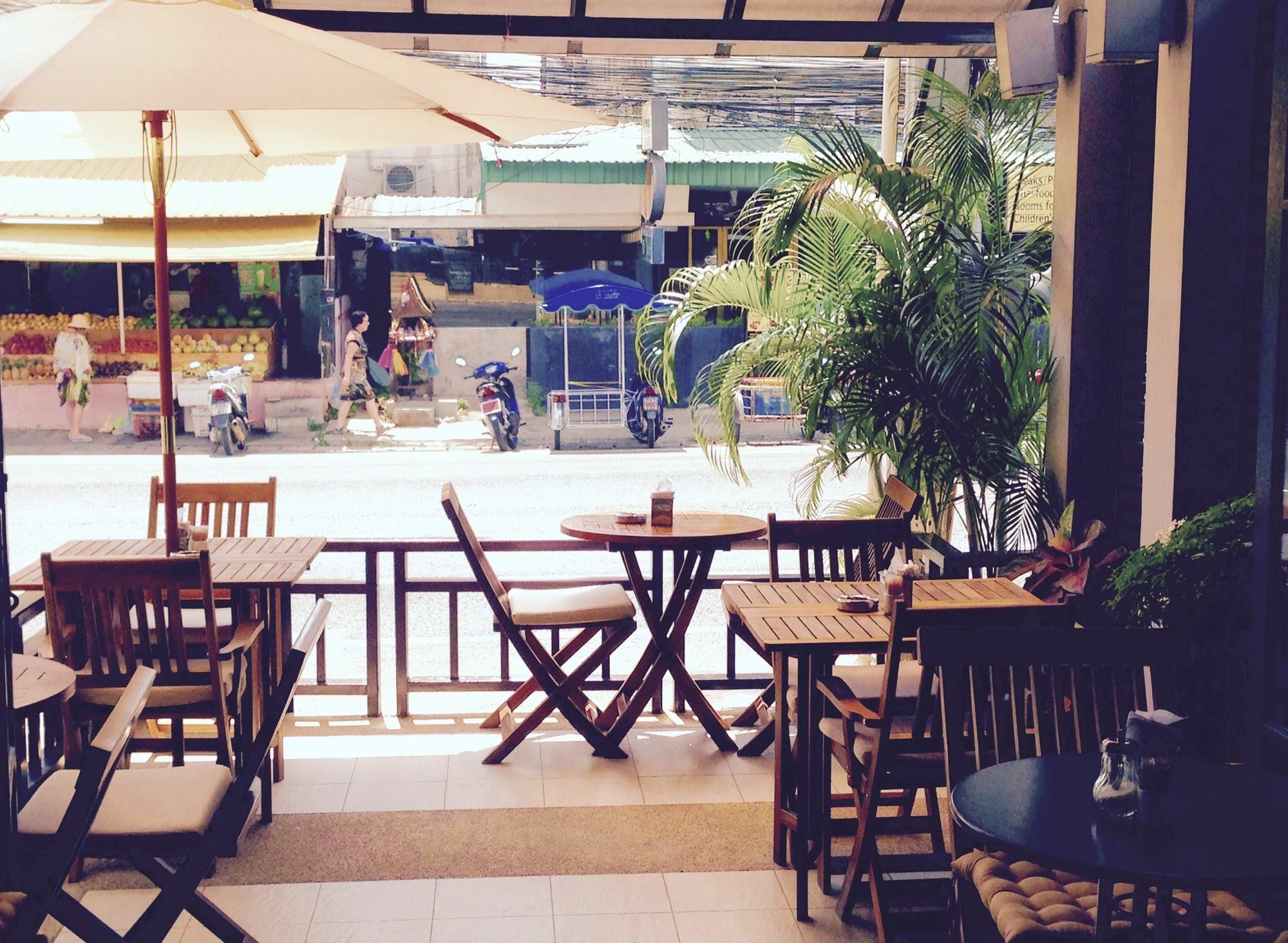 Enjoy'S Beach House & Cafe' Ban Karon Εξωτερικό φωτογραφία