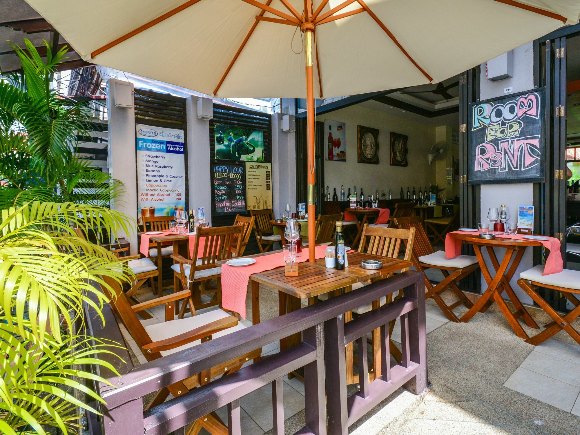 Enjoy'S Beach House & Cafe' Ban Karon Εξωτερικό φωτογραφία