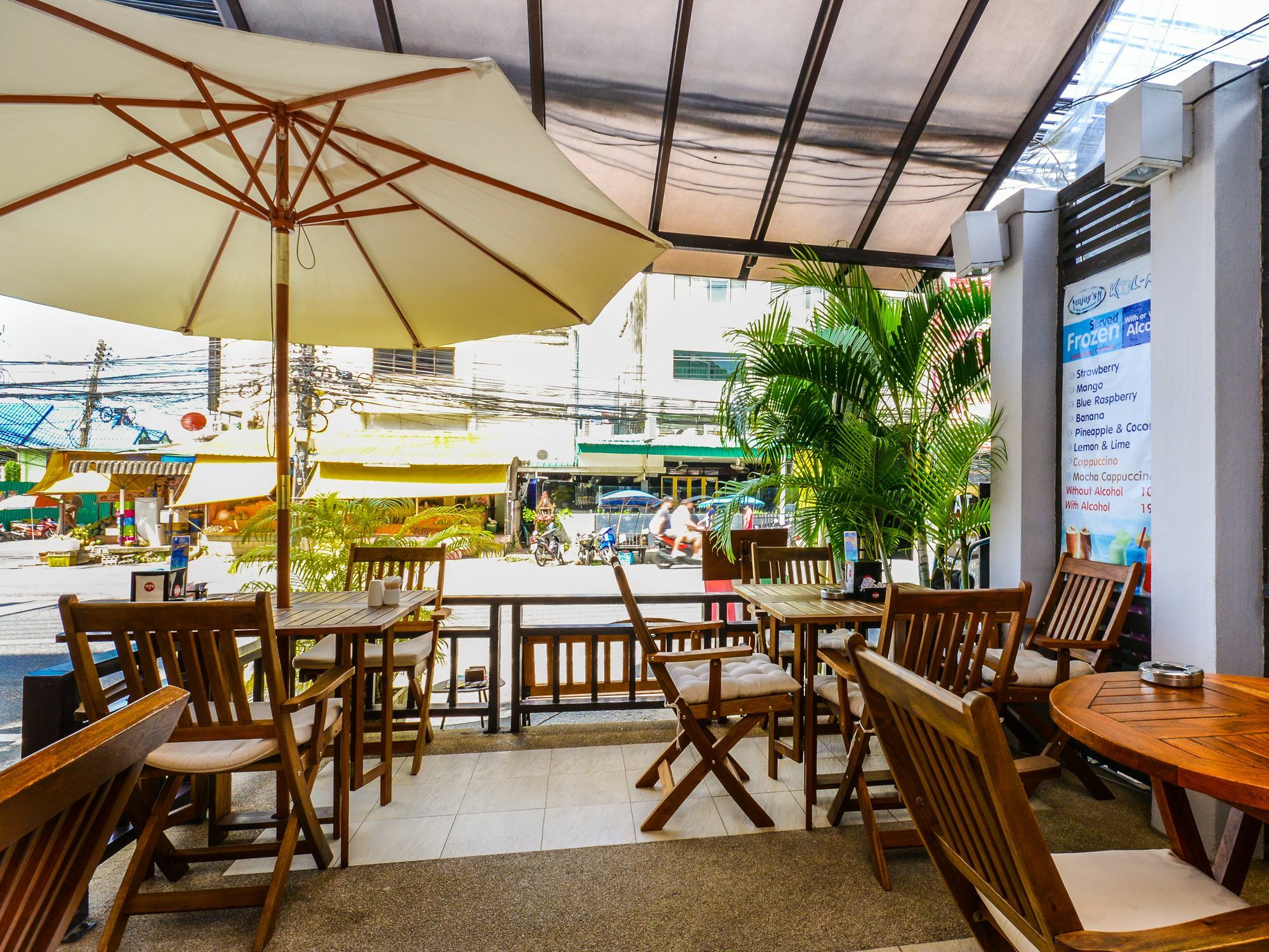 Enjoy'S Beach House & Cafe' Ban Karon Εξωτερικό φωτογραφία